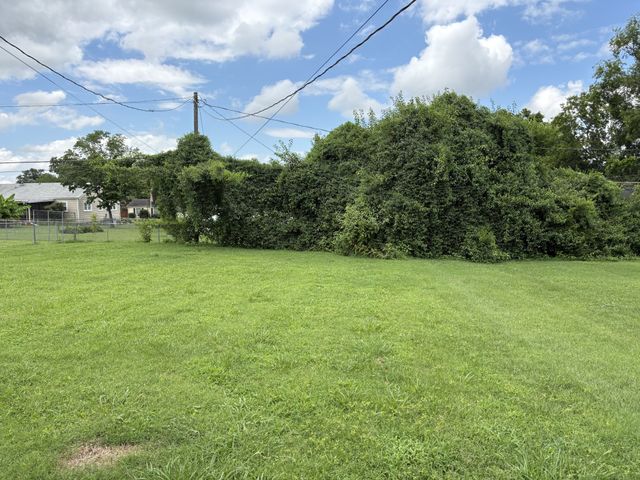 620 Spencer Ave, Gallatin, TN 37066
