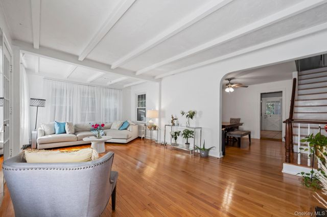 2098 Felix Court, North Baldwin, NY 11510