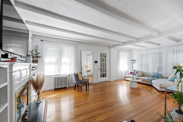 2098 Felix Court, North Baldwin, NY 11510