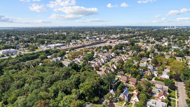 2098 Felix Court, North Baldwin, NY 11510