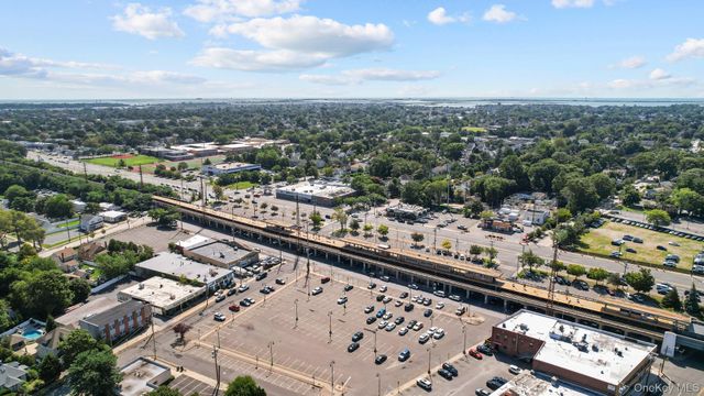 2098 Felix Court, North Baldwin, NY 11510