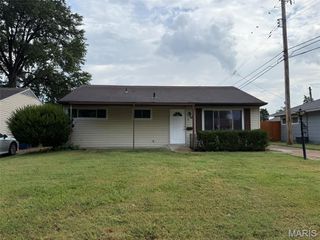 8020 Carlsbad Drive, St Louis, MO 63123