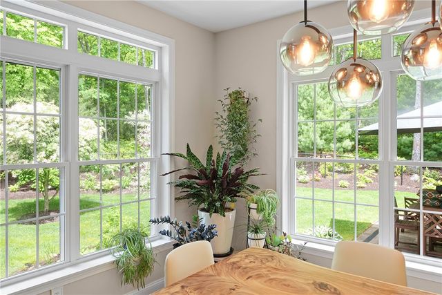 23 Crest Circle, Smithfield, RI 02917
