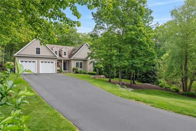 23 Crest Circle, Smithfield, RI 02917