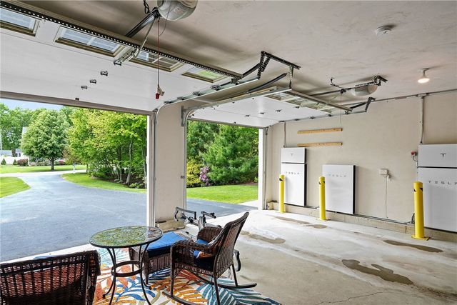 23 Crest Circle, Smithfield, RI 02917
