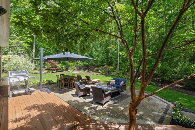 23 Crest Circle, Smithfield, RI 02917