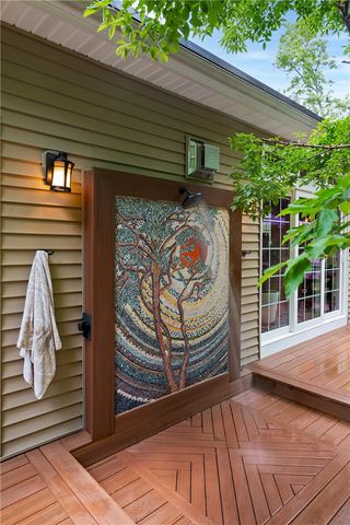 23 Crest Circle, Smithfield, RI 02917