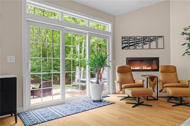 23 Crest Circle, Smithfield, RI 02917