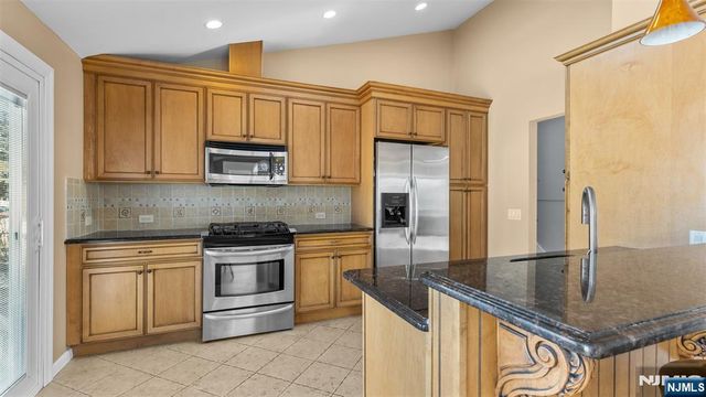 88 Cedar Road, Dumont, NJ 07628