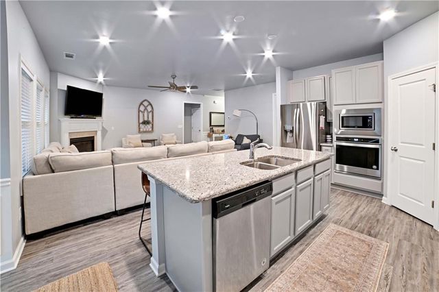 115 Creekside Bluff Way, Auburn, GA 30011