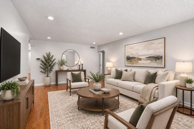 12633 Memorial Drive 118, Houston, TX 77024