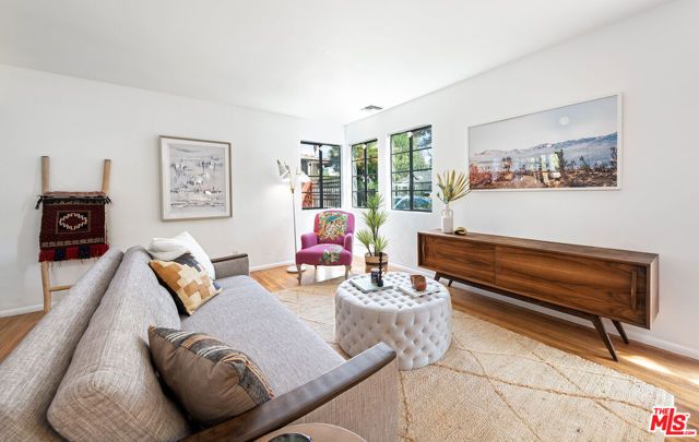 3133 Midvale Avenue, Los Angeles, CA 90034