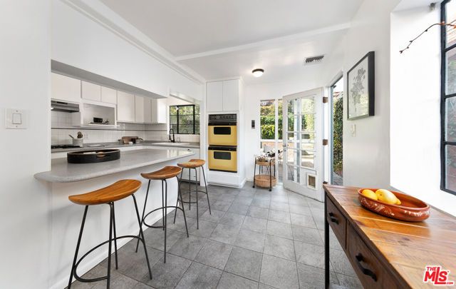 3133 Midvale Avenue, Los Angeles, CA 90034