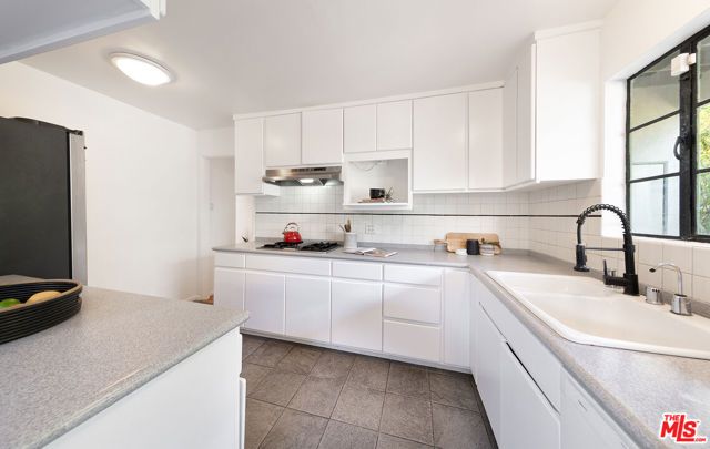 3133 Midvale Avenue, Los Angeles, CA 90034