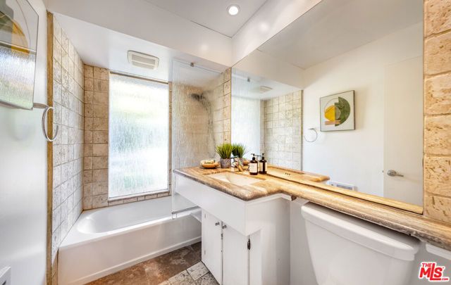 3133 Midvale Avenue, Los Angeles, CA 90034