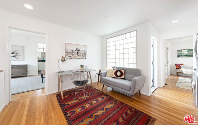 3133 Midvale Avenue, Los Angeles, CA 90034