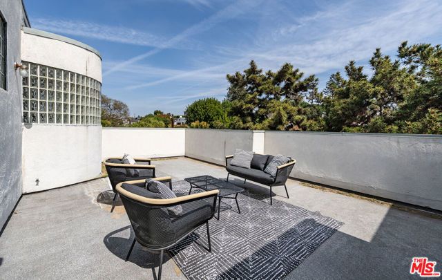 3133 Midvale Avenue, Los Angeles, CA 90034