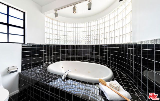 3133 Midvale Avenue, Los Angeles, CA 90034