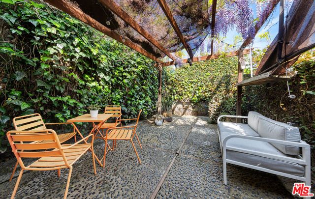 3133 Midvale Avenue, Los Angeles, CA 90034