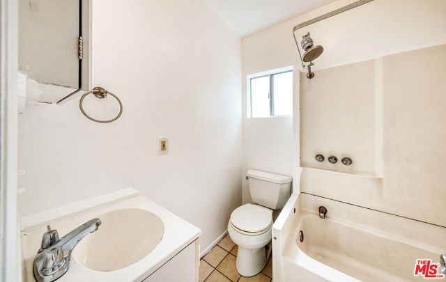 3133 Midvale Avenue, Los Angeles, CA 90034