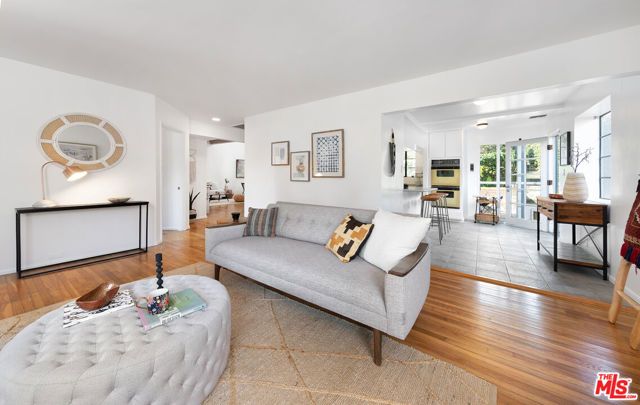 3133 Midvale Avenue, Los Angeles, CA 90034