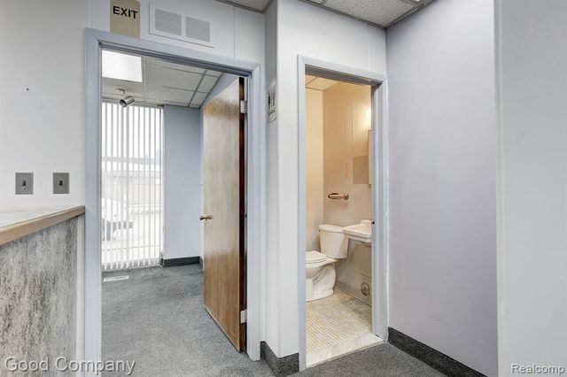 26095 W 6 Mile Road, Redford, MI 48240