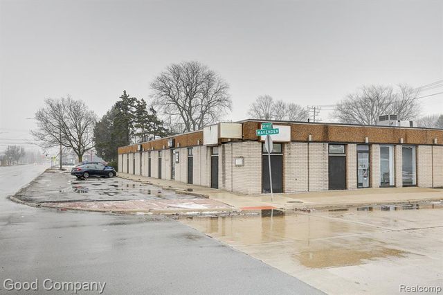 26095 W 6 Mile Road, Redford, MI 48240