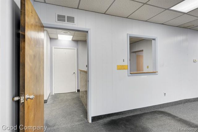 26095 W 6 Mile Road, Redford, MI 48240