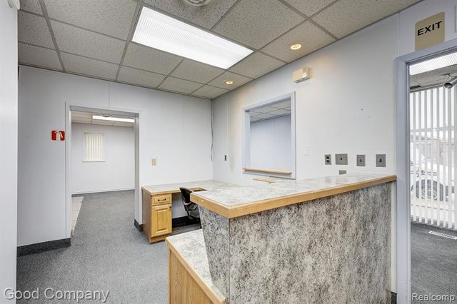 26095 W 6 Mile Road, Redford, MI 48240