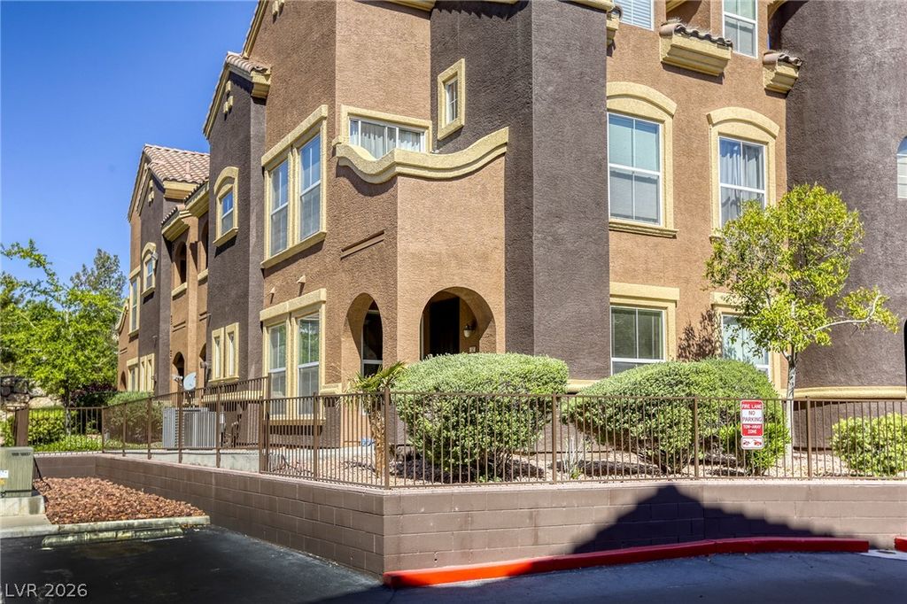 3975 North Hualapai Way 147, Las Vegas, NV 89129 — photo 2