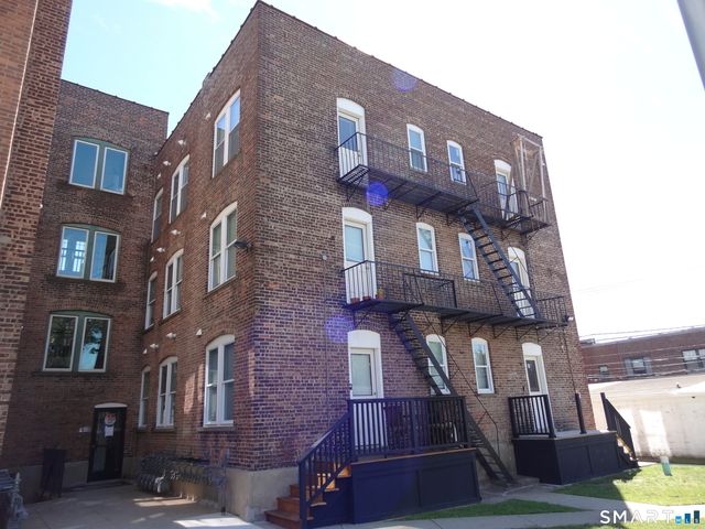 2806 Fairfield Avenue 207, Bridgeport, CT 06605