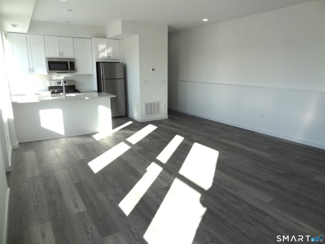 2806 Fairfield Avenue 207, Bridgeport, CT 06605