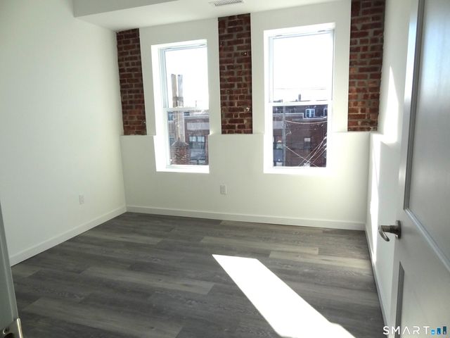 2806 Fairfield Avenue 207, Bridgeport, CT 06605