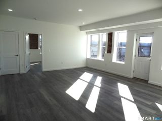 2806 Fairfield Avenue 207, Bridgeport, CT 06605