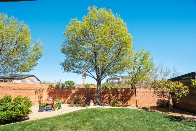 2448 N EXPEDITION DR, Washington, UT 84780