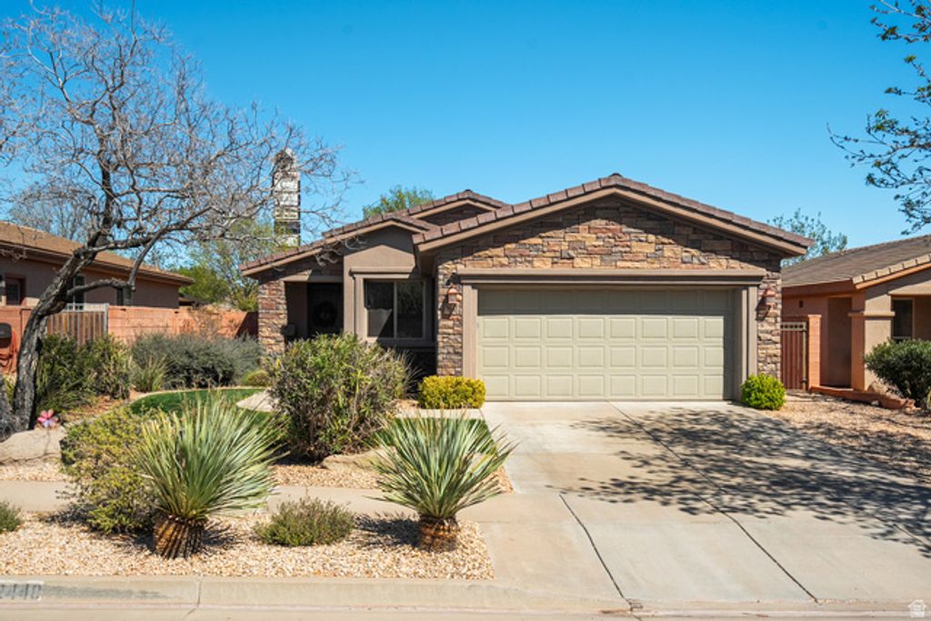 2448 N EXPEDITION DR, Washington, UT 84780