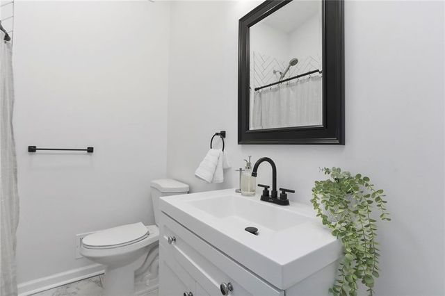 15207 S NAVAHO Drive, Olathe, KS 66062