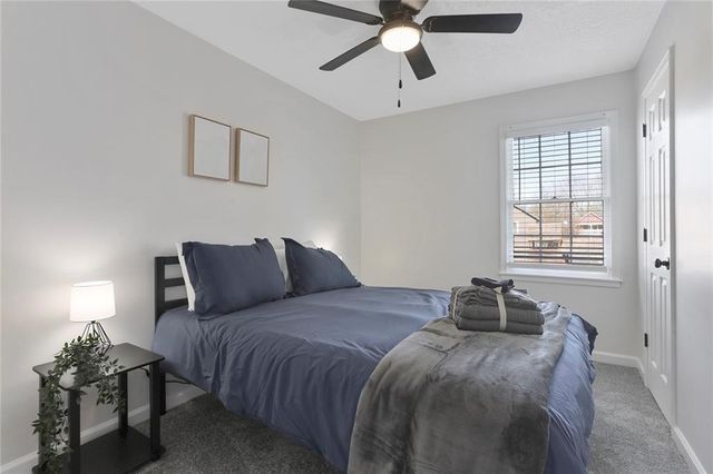 15207 S NAVAHO Drive, Olathe, KS 66062