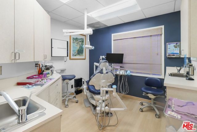 10505 W Pico Boulevard, Los Angeles, CA 90064