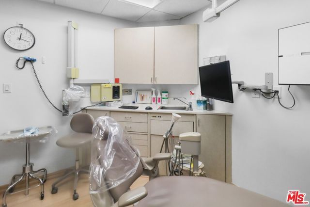 10505 W Pico Boulevard, Los Angeles, CA 90064