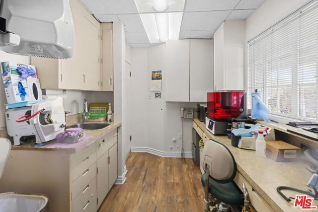 10505 W Pico Boulevard, Los Angeles, CA 90064