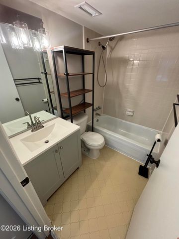 203 Mt Holly Ave 4, Louisville, KY 40206