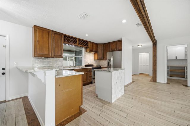 1964 PAR PLACE, Sarasota, FL 34240