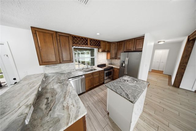 1964 PAR PLACE, Sarasota, FL 34240