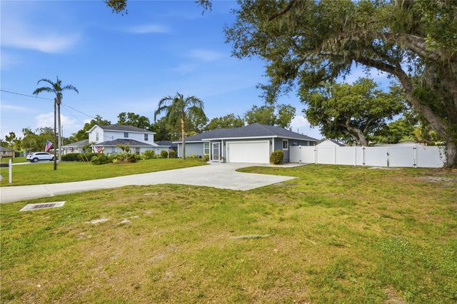 1964 PAR PLACE, Sarasota, FL 34240
