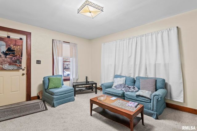 2236 E ADAMS Street, Springfield, IL 62703