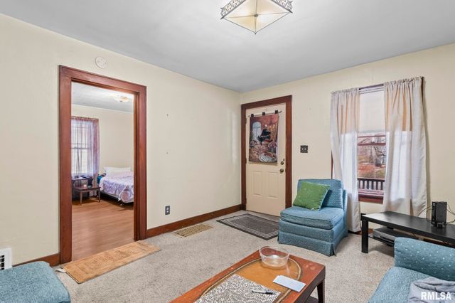 2236 E ADAMS Street, Springfield, IL 62703