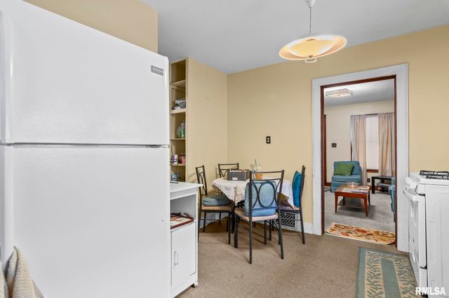 2236 E ADAMS Street, Springfield, IL 62703