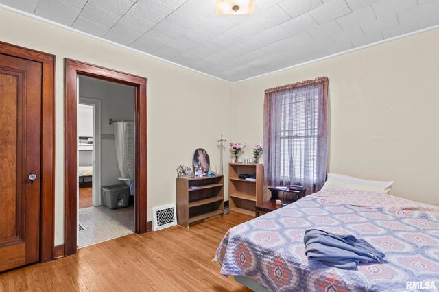 2236 E ADAMS Street, Springfield, IL 62703