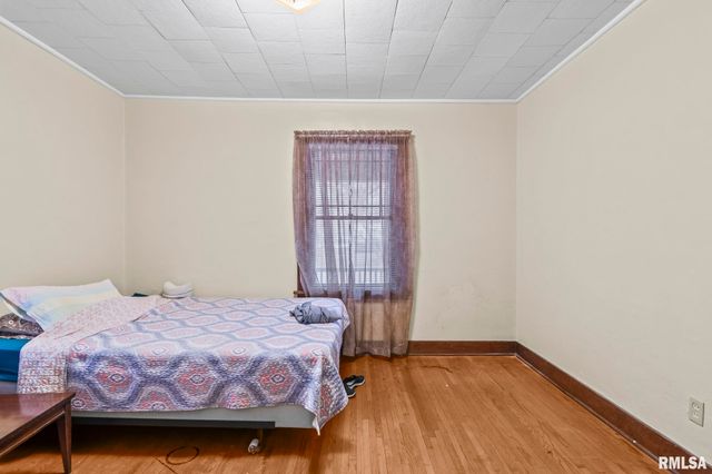 2236 E ADAMS Street, Springfield, IL 62703